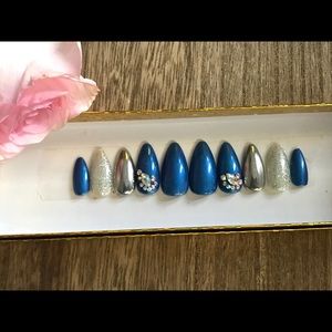 Blue steel short stiletto Glamour nails